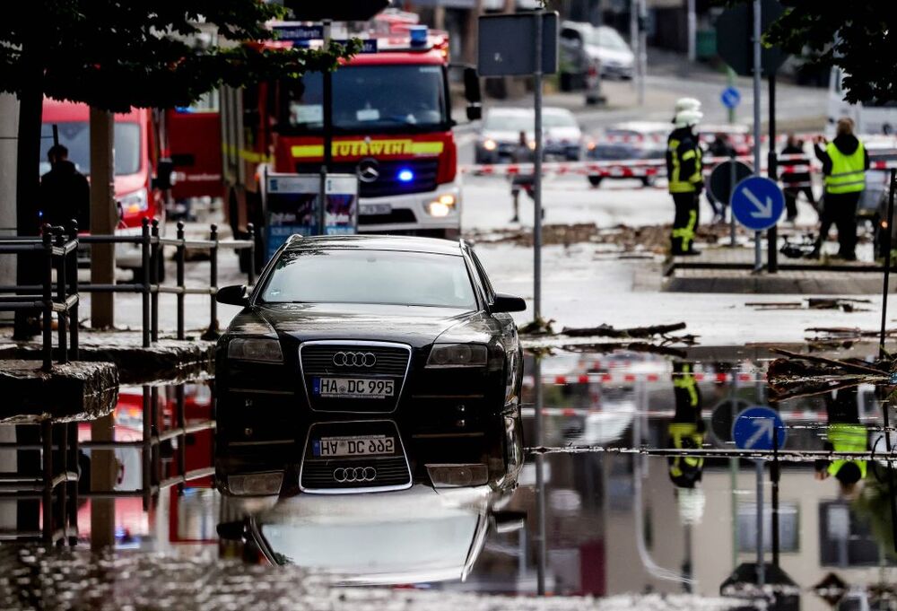 Thunderstorms with heavy rain hit North Rhine-Westphalia  / FRIEDEMANN VOGEL