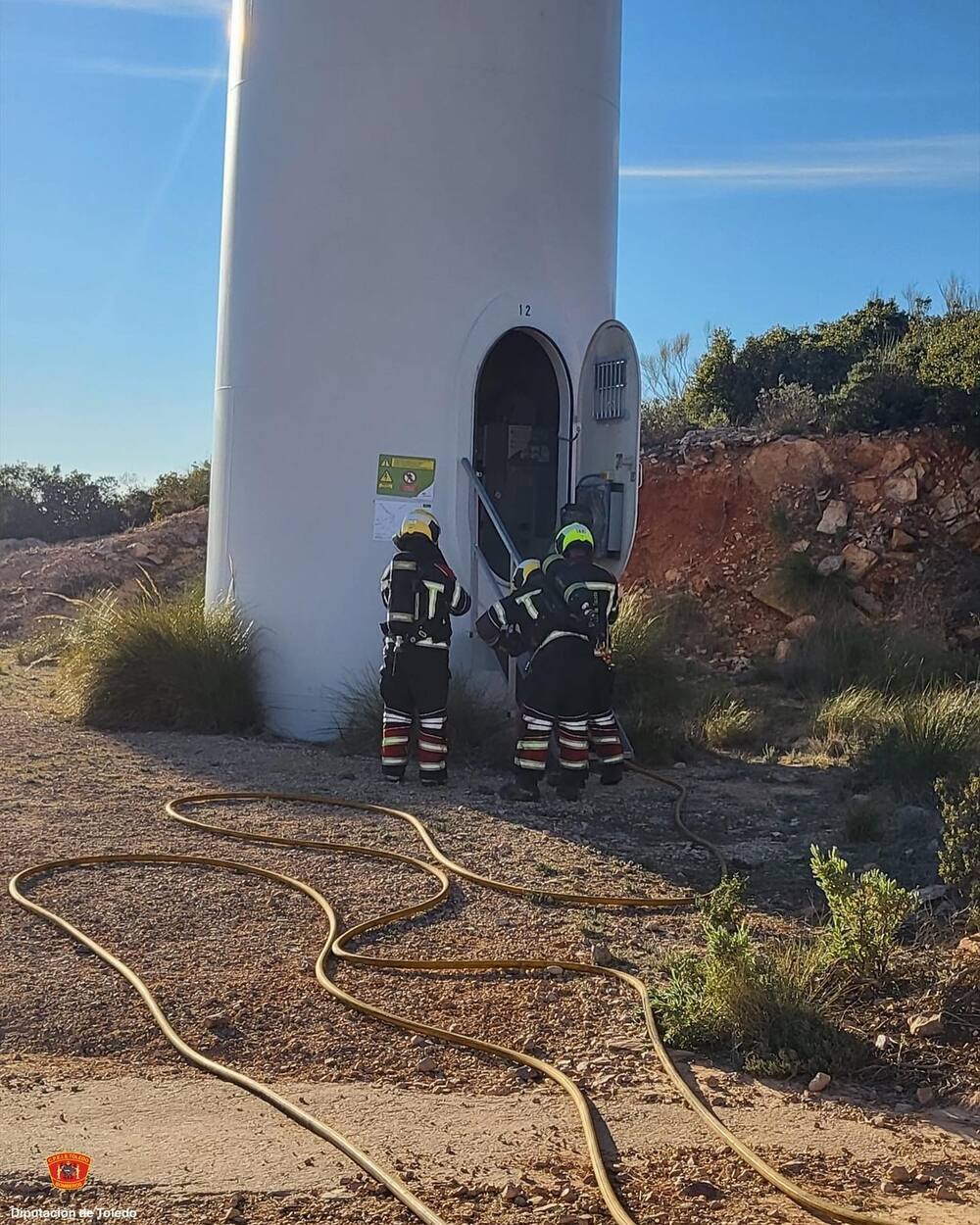 Arde un molino de viento en Villacañas