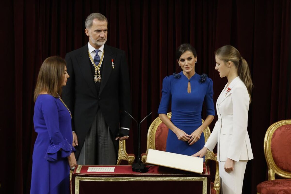 La princesa Leonor jura la Constitución en su 18 cumpleaños  / BALLESTEROS