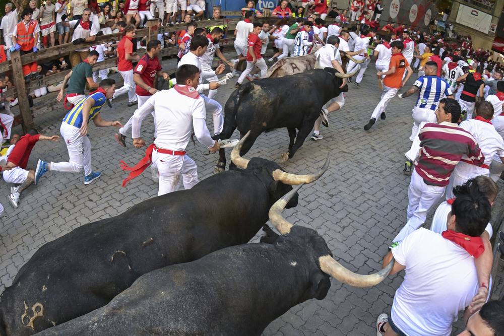 Octavo encierro de los sanfermines  / EFE