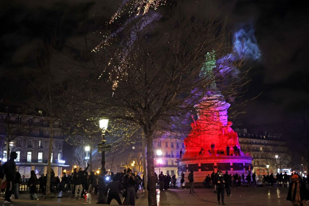 Rally against pension reforms in Paris  / YOAN VALAT