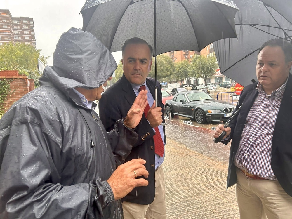 Inundaciones en la calle Comercio y la rotonda de ceramistas