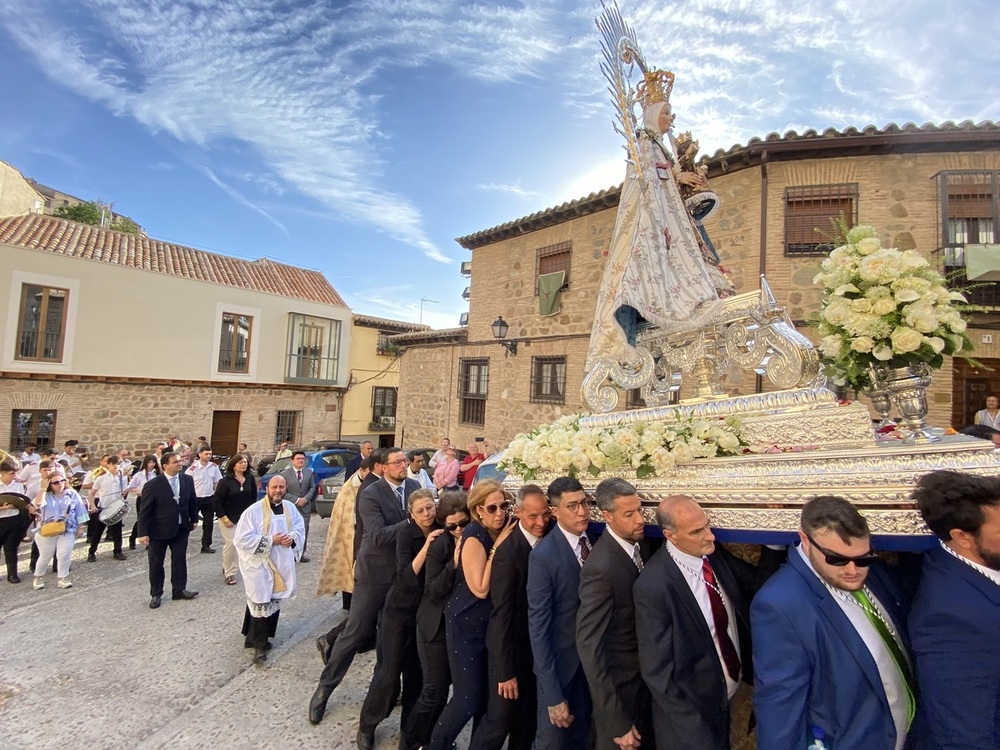 Milagros Tolón asiste a la Misa de la Virgen de la Estrella