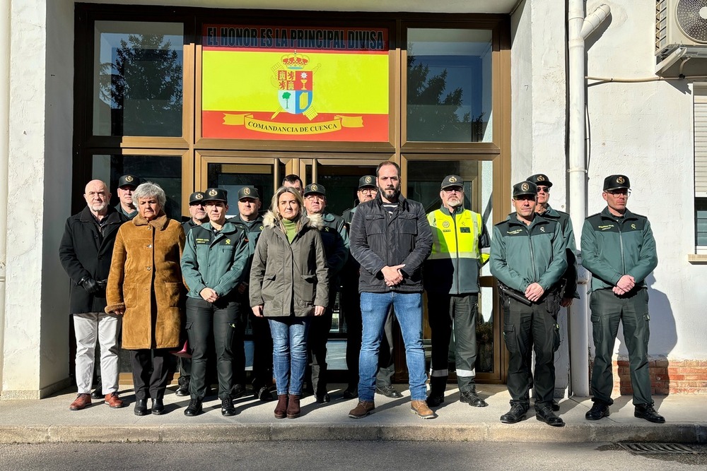 Tolón se reencuentra con los agentes de Mira tras la DANA