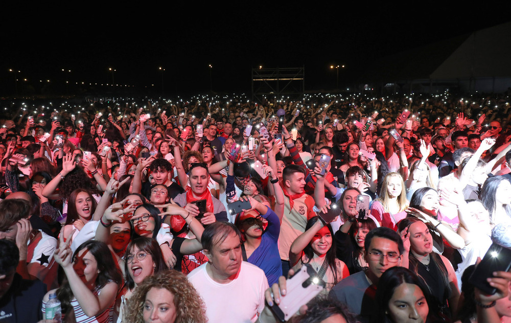 Taburete, Abraham Mateo y las carpas reavivan las fiestas