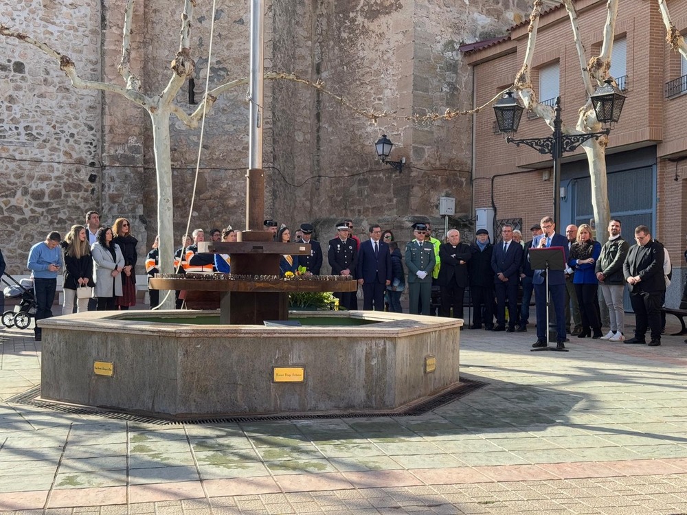 Villacañas iza la bandera de España el Día de la Constitución