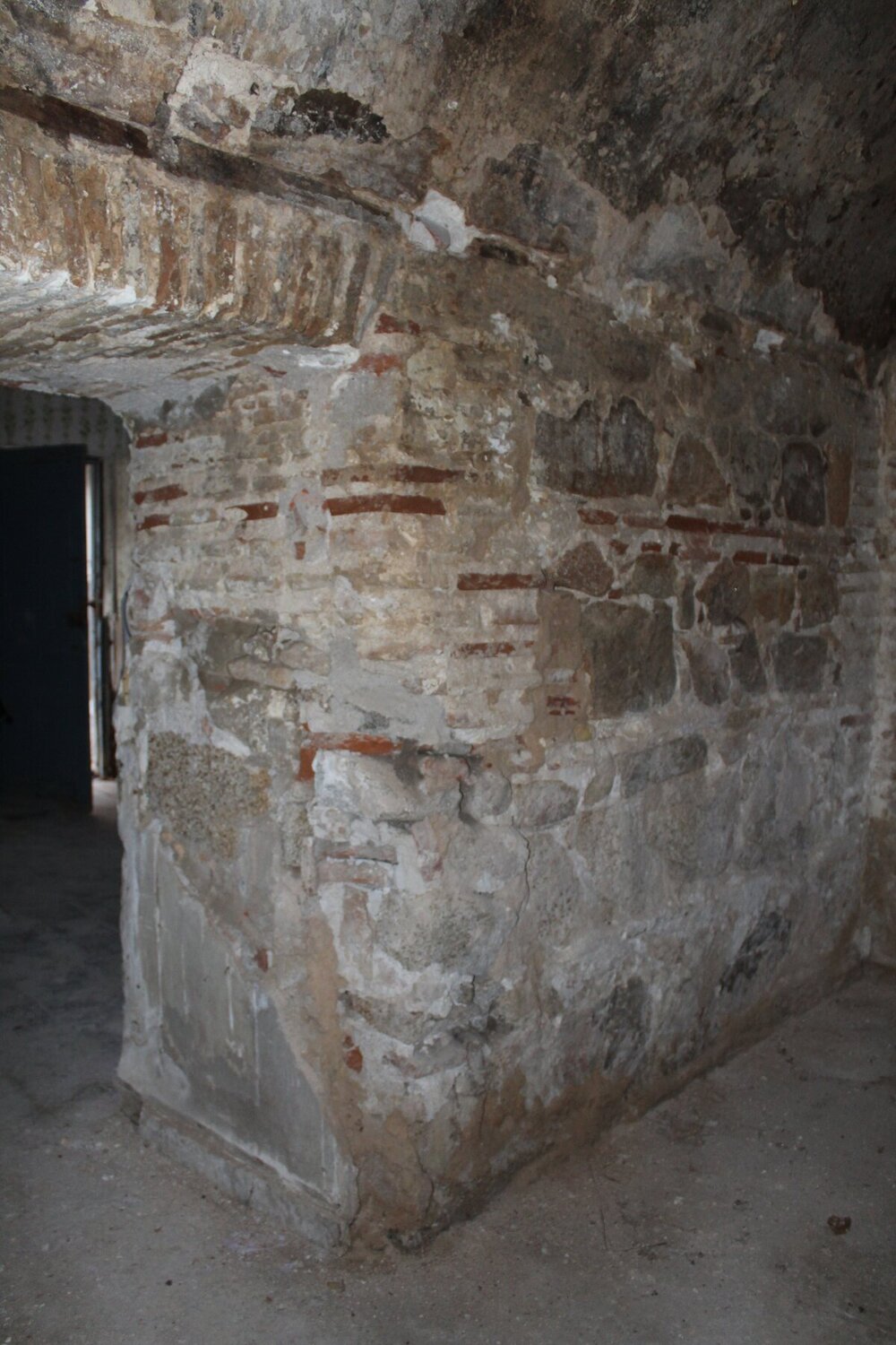 El baño rural de tradición árabe en Ajofrín (Toledo): Un hallazgo único en la meseta castellana.