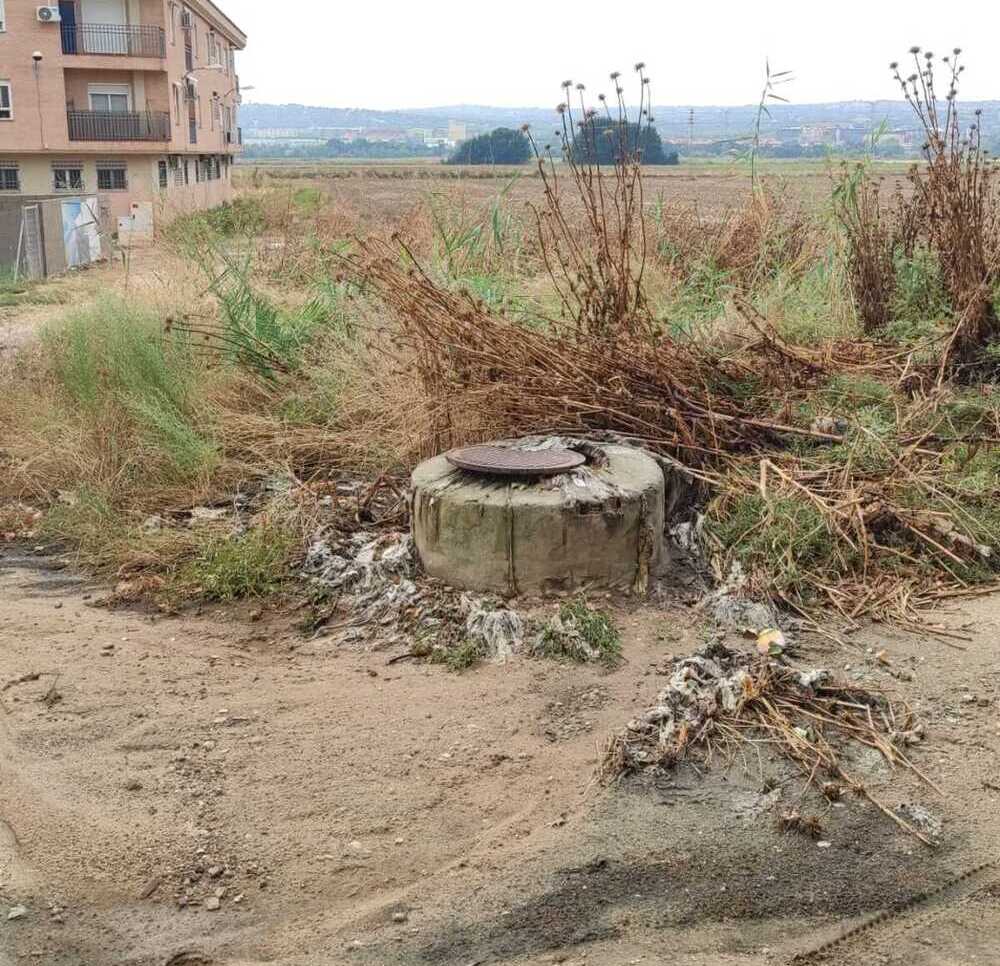 Alcantarillas por las que saltó el agua.