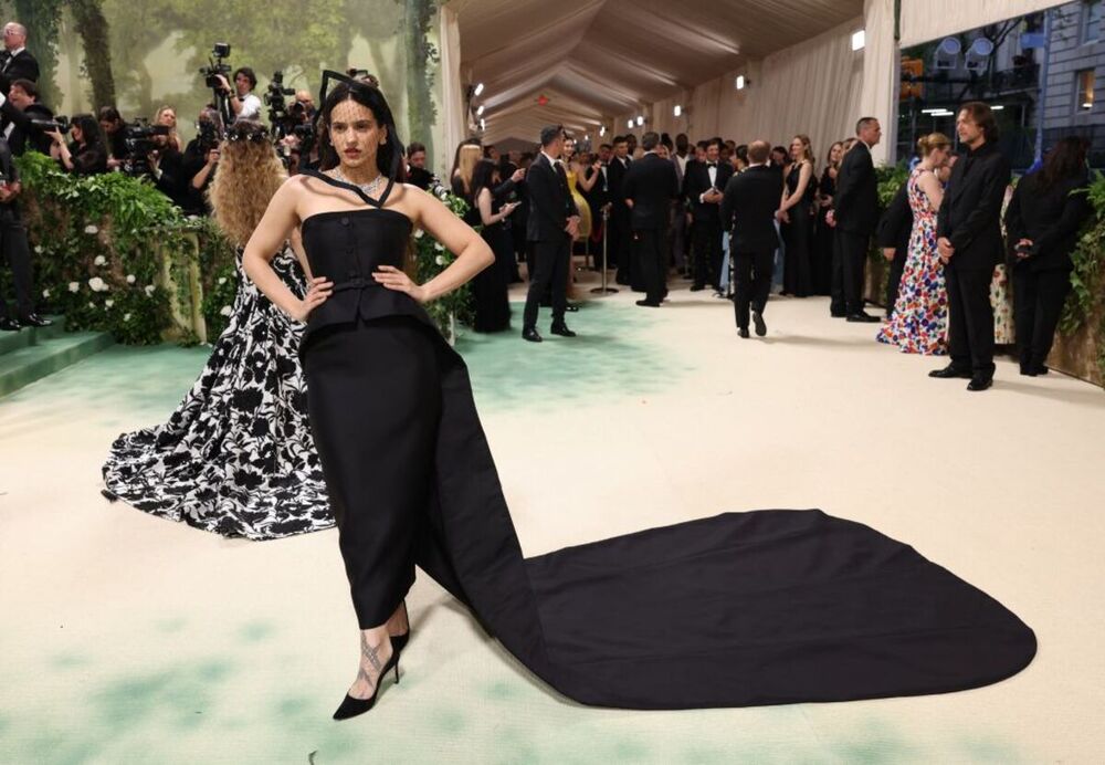 Los famosos desfilan por el jardín utópico en la Met Gala 