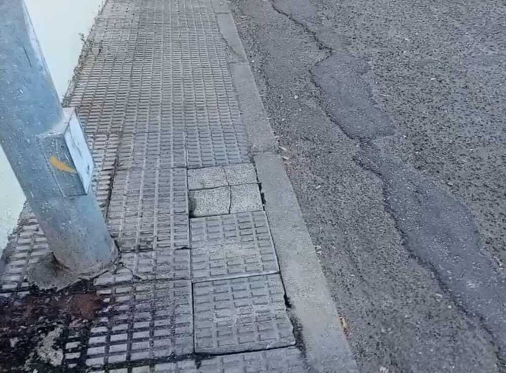 Vecinos de la calle Moscú denuncian el abandono de la zona