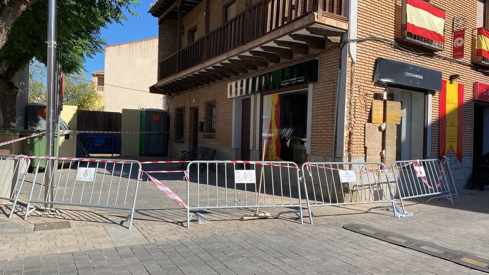 El camión de la discoteca móvil destroza un negocio de Bargas