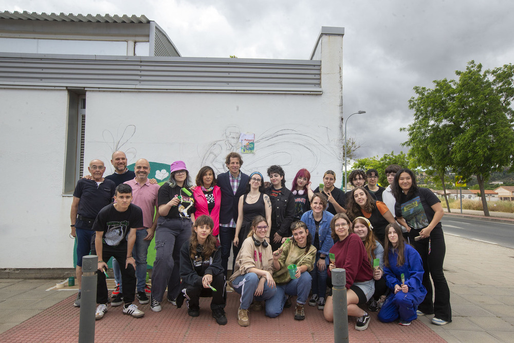 CEIP Fábrica de Armas recuerda a Bahamontes con un mural