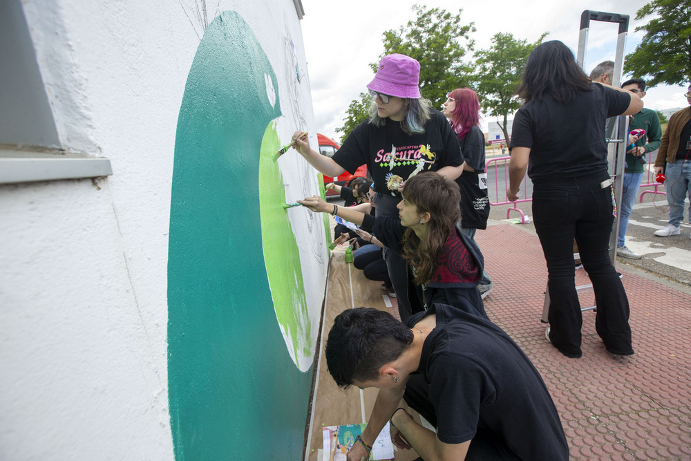 CEIP Fábrica de Armas recuerda a Bahamontes con un mural