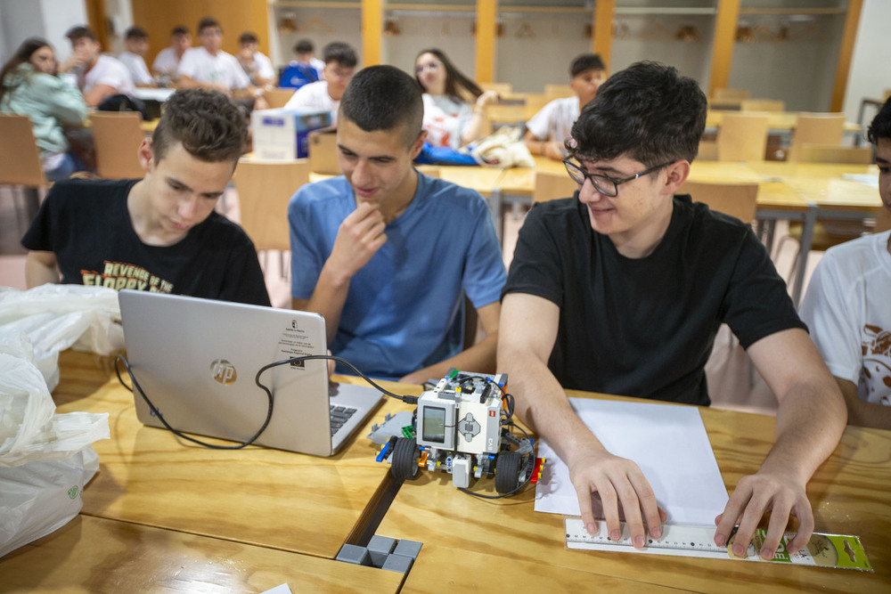 Pelea de robots, competición de jóvenes mentes