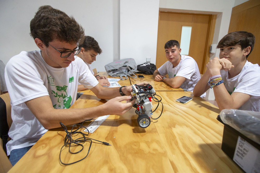 Pelea de robots, competición de jóvenes mentes