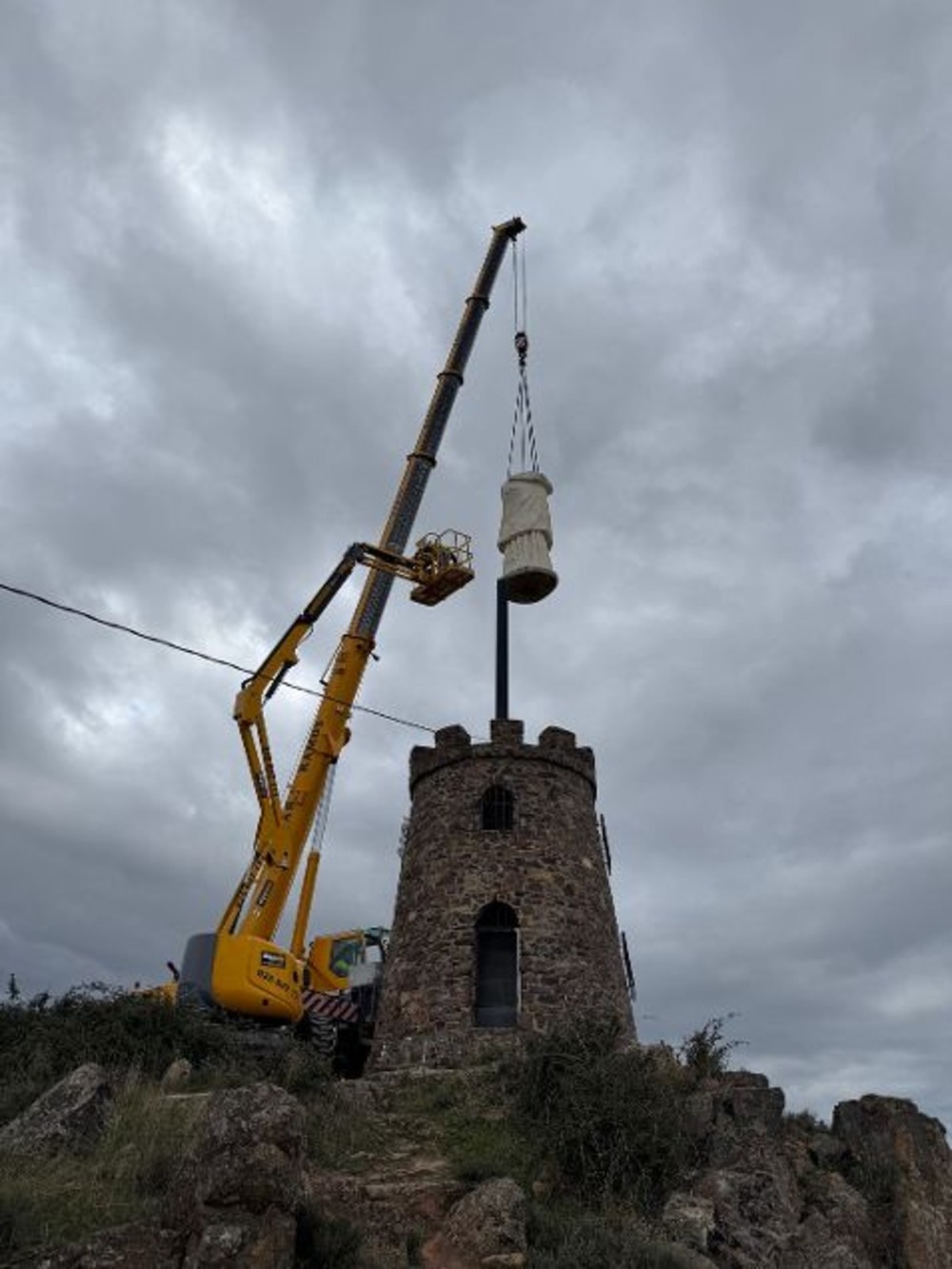 La Nava corona La Jara con su Cristo gigante tras 16 años