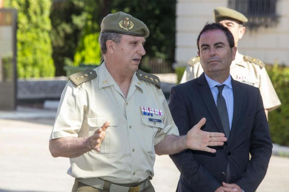 Entre de los premios ‘Carta a un militar español’