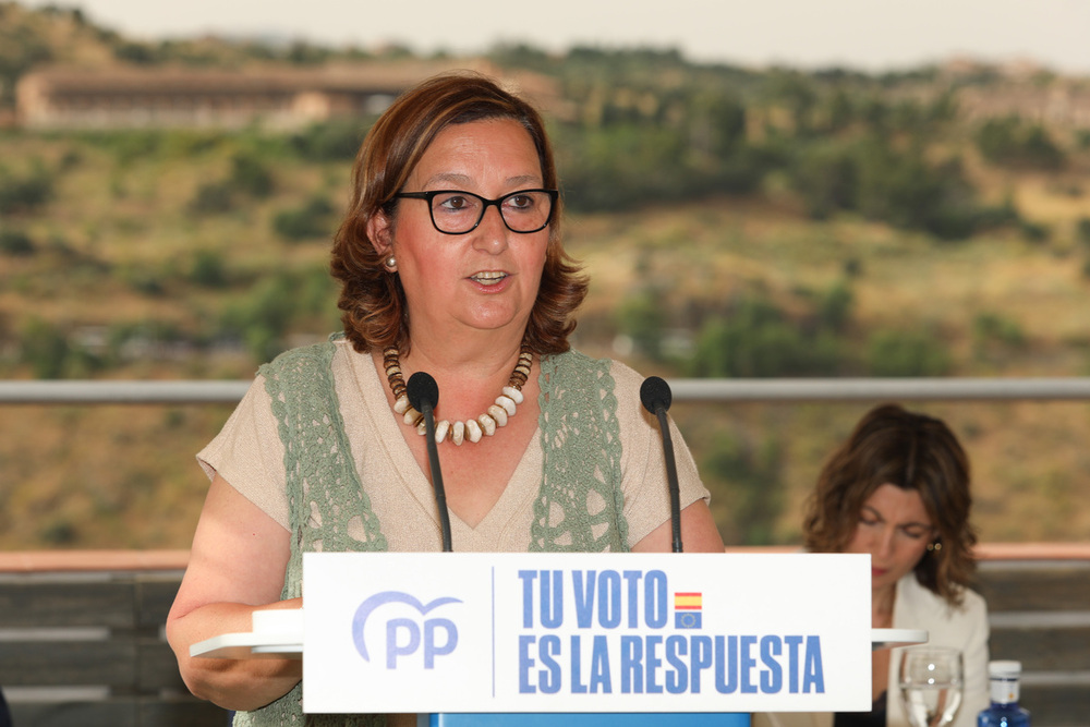 Velázquez pide el voto al PP por su gestión de fondos europeos