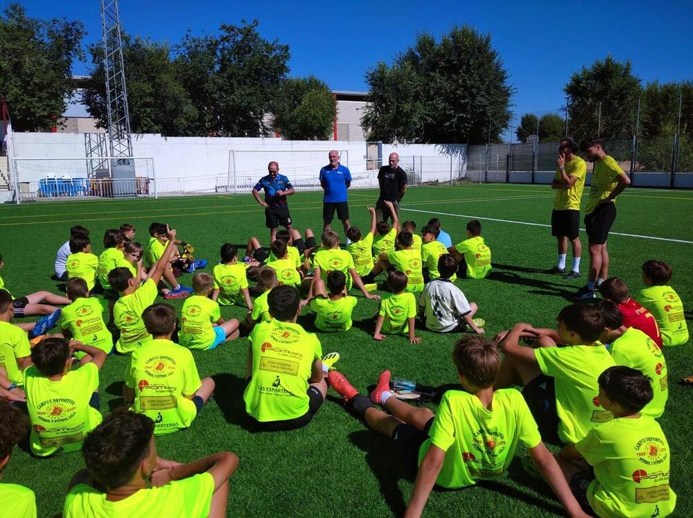 Tino Pérez visita el Campus de Bargas