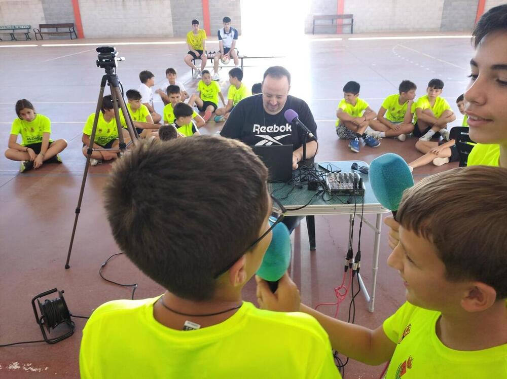 Tino Pérez visita el Campus de Bargas