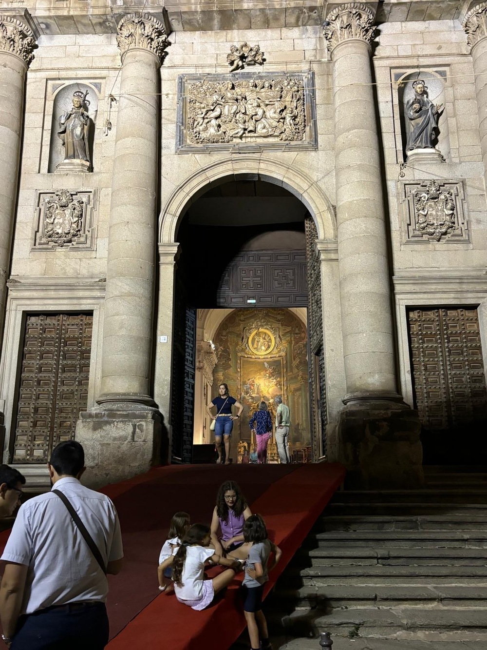 El Sagrado Corazón procesiona ocho días después del Corpus