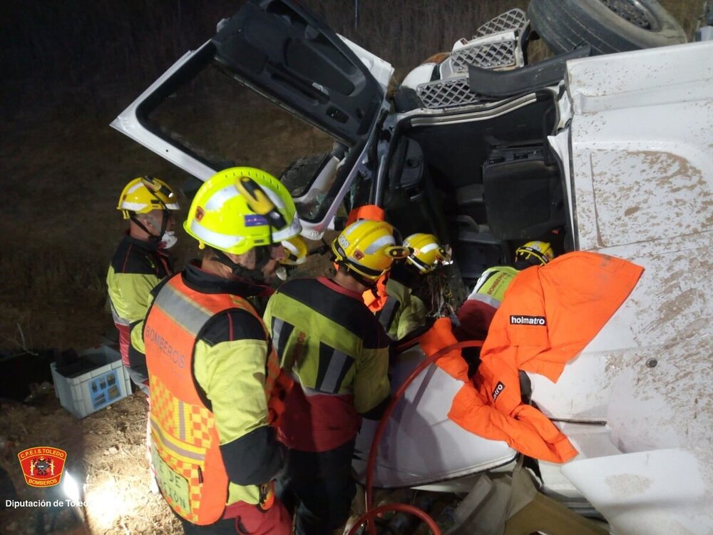 Accidente que se ha saldado con un fallecido y ocho heridos.