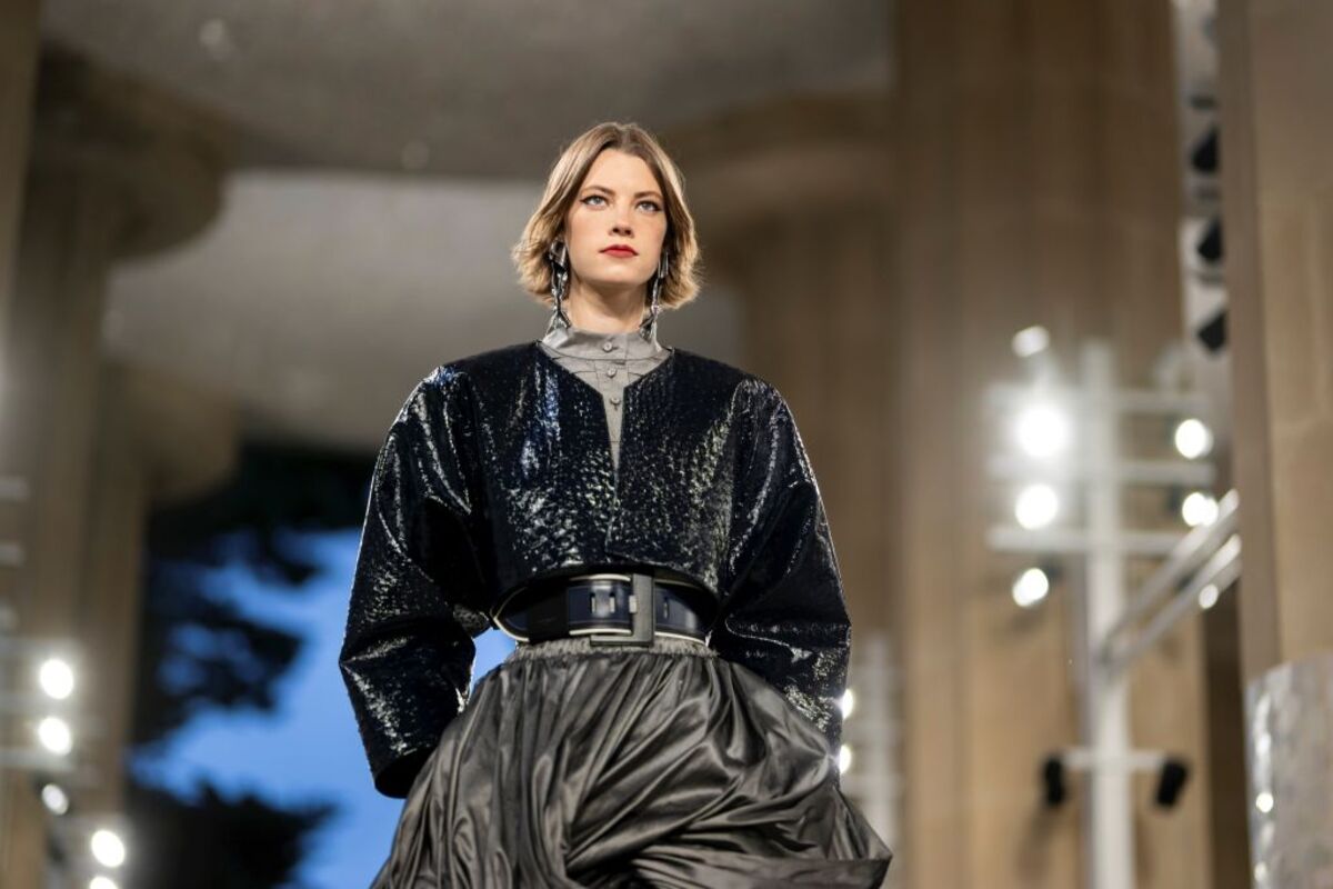 El Park Güell de Barcelona acoge hoy el desfile de la colección Crucero 2025 de Louis Vuitton,  / LORENA SOPÊNA