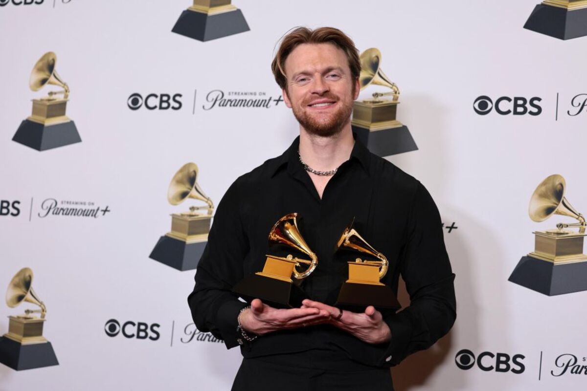 FINNEAS, ganador del premio Canción del año y Mejor canción escrita en medio visual por 