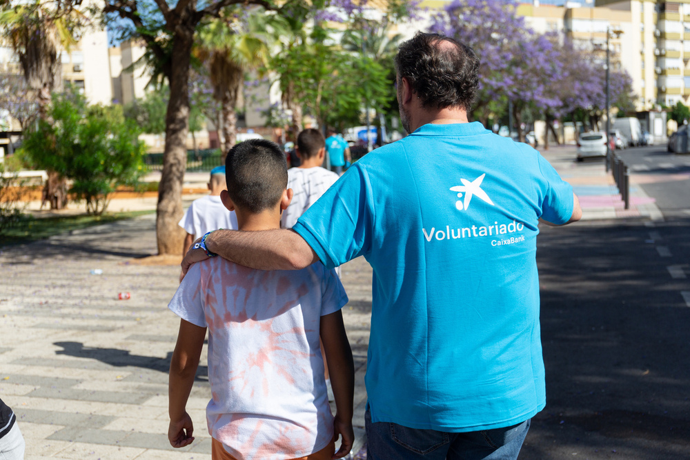 Más de 500 voluntarios en el 'Mes Social' de CaixaBank