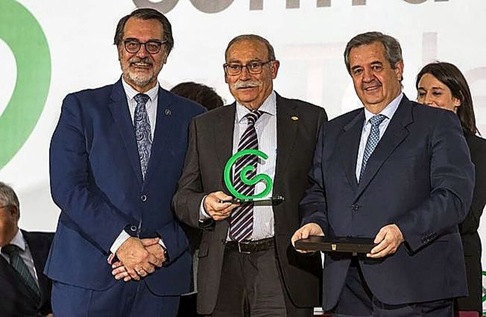 AECC reconoce a 15 instituciones por su apoyo contra el cáncer