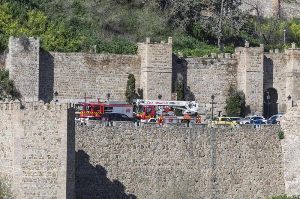 Una mujer trata de suicidarse desde el puente de Alcántara