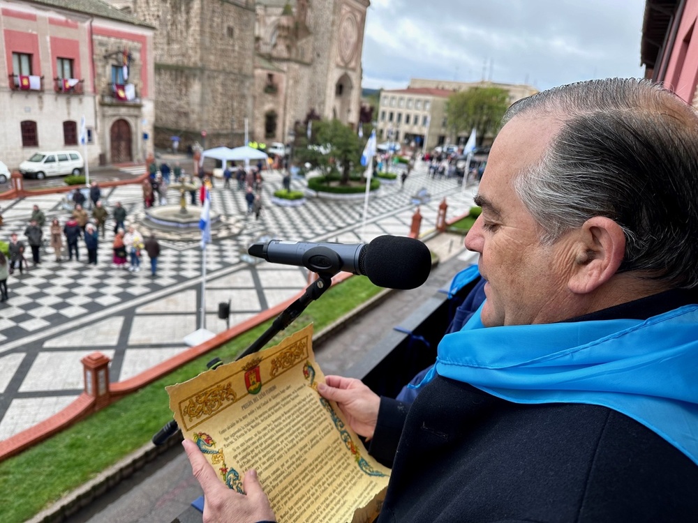 El alcalde invita a los talaveranos a celebrar las Mondas