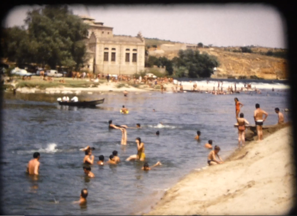 Bañistas en la playa de Safont de Toledo, años antes de la prohibición.