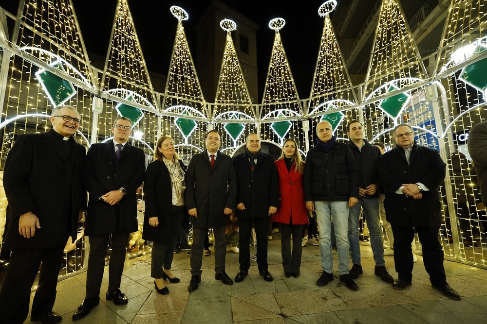 La Corona Reina enciende la Navidad en Talavera