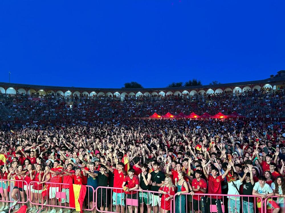 Final de la Eurocopa en la Plaza de Toros.