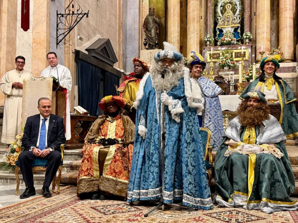 Los Reyes Magos recibidos en la Basílica del Prado