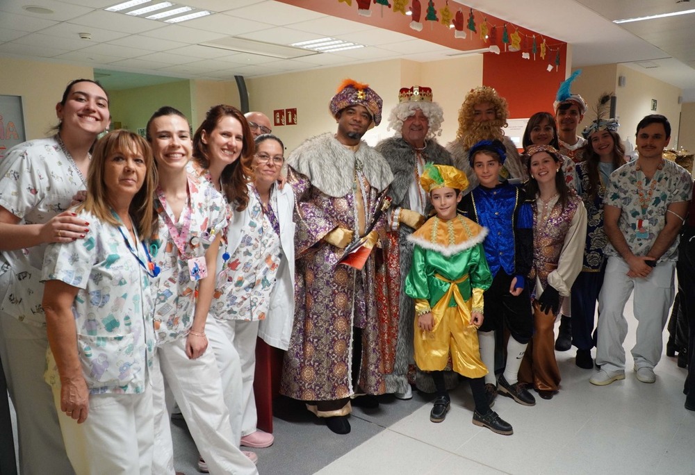 Los Reyes Magos llevan ilusión a los niños hospitalizados