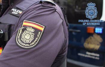 Un hombre apuñala a su pareja en Oviedo y se da a la fuga