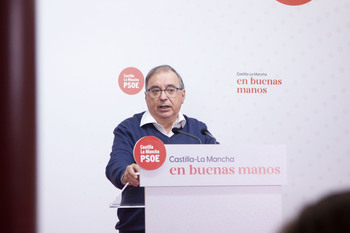 Mora pide al PP que no filtren las negociaciones del Estatuto