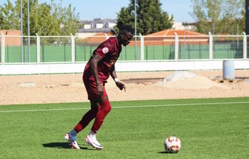 Kofi destaca en el partido frente al Valdepeñas