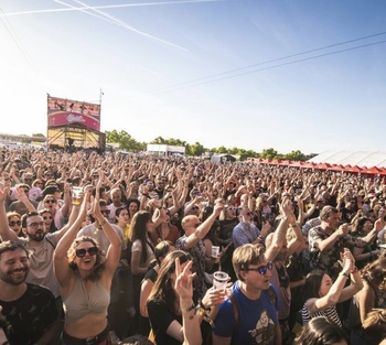 El buen ambiente  domina la primera sesión del Beat Festival