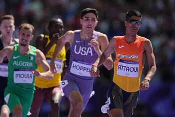 Mohamed Attaoui se clasifica para la final de los 800 m