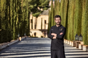 Iván Cerdeño recibe el premio a Chef del Año