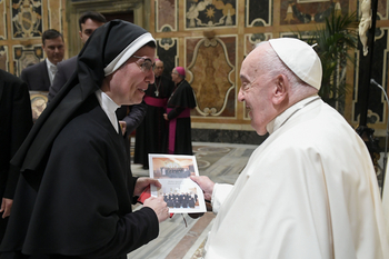 El Papa recibe a las  Agustinas por su 450 aniversario