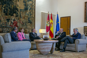 Page recibe al presidente de Telefónica España