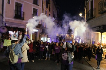 IU critica la cancelación de la manifestación del 25N