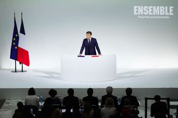 Macron pide un voto de confianza frente a los extremos políticos