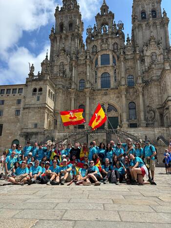 El arzobispo de Santiago recibe a peregrinos de Toledo