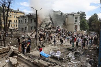 Un ataque ruso en Kiev deja al menos 17 muertos y 41 heridos