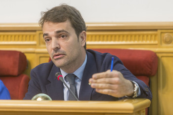 El PSOE acusa a Velázquez de apropiarse de sus proyectos